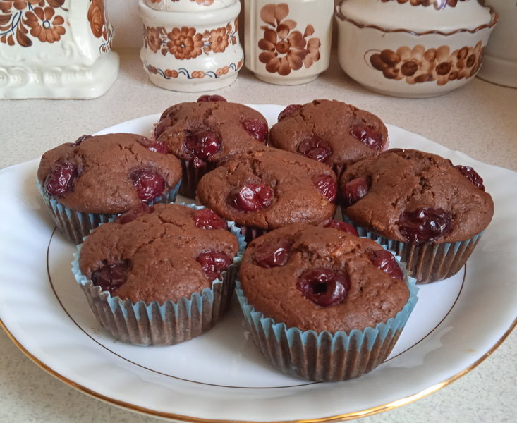 Muffinki czekoladowe z wiśniami