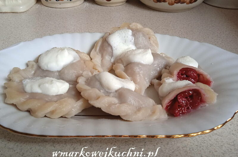 Pierogi z wiśniami - smak lata