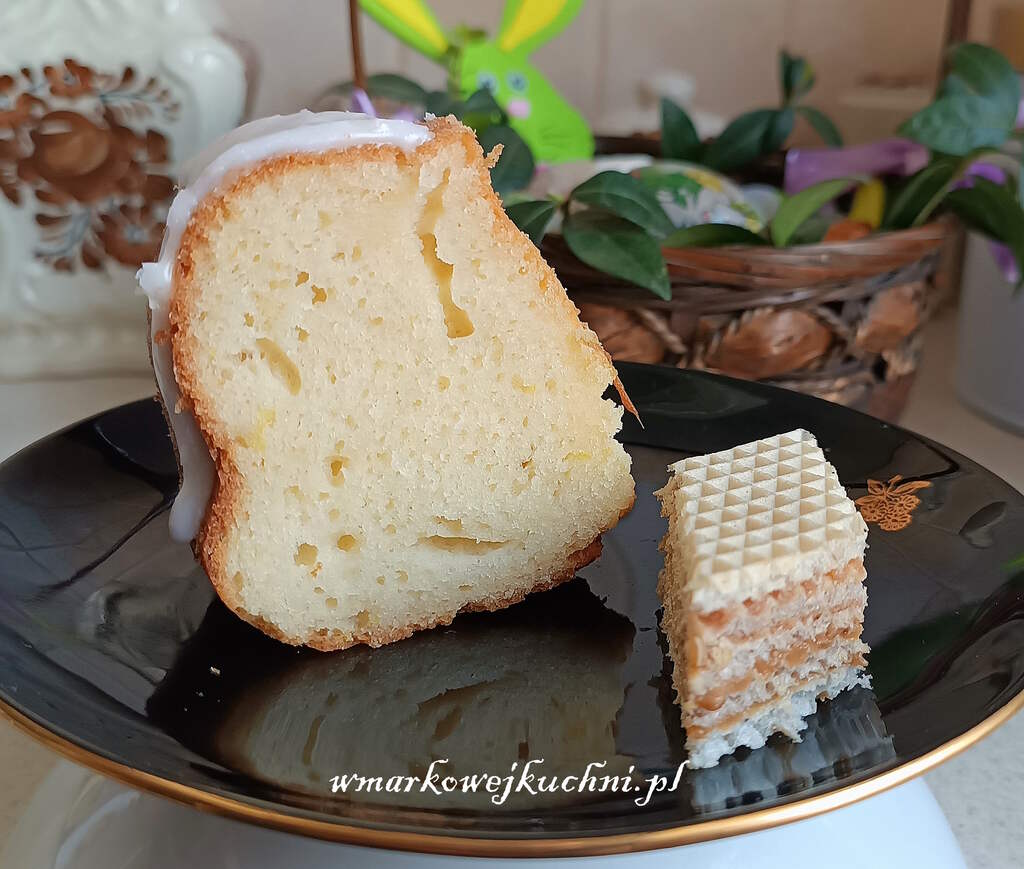 Wielkanocna babka jogurtowa