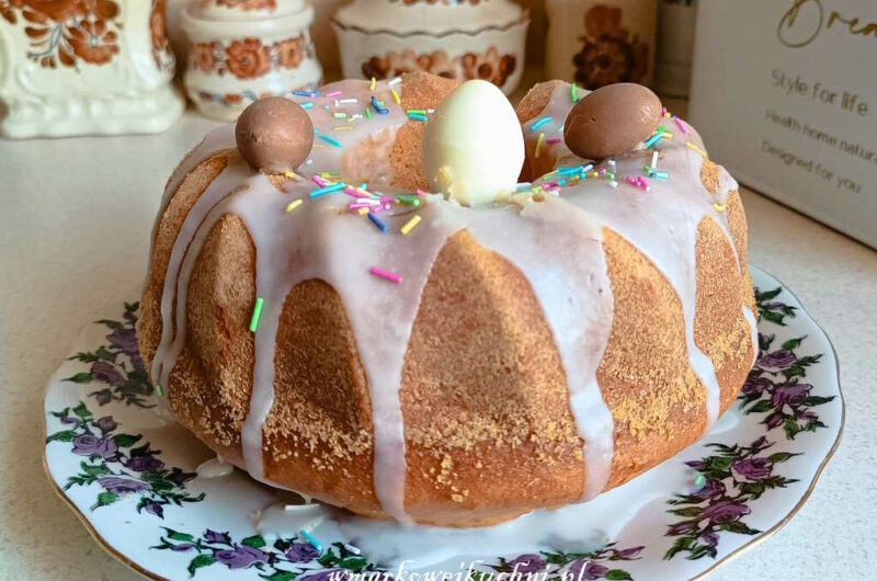 Babka jogurtowa na Wielkanoc